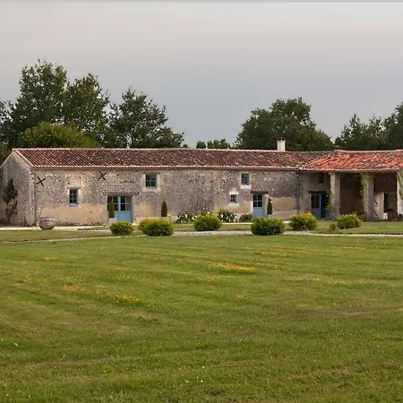 D'hotes Logis De L'astree 4* Saint-Bris-des-Bois