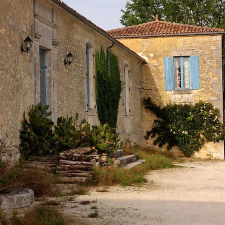 D'hotes Logis De L'astree Bed & Breakfast Saint-Bris-des-Bois