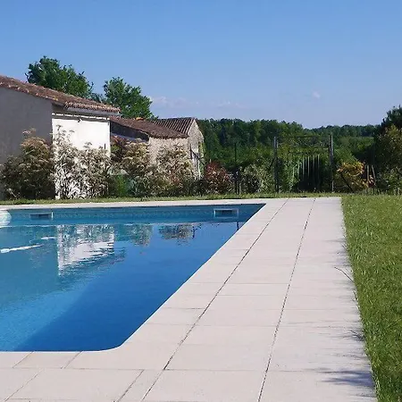 D'hotes Logis De L'astree Bed & Breakfast 4*