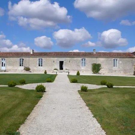 D'hotes Logis De L'astree Bed & Breakfast