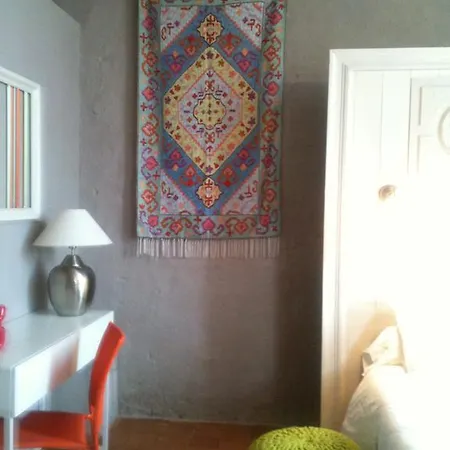 D'hotes Logis De L'astree Bed & Breakfast 4*
