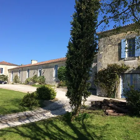 D'hotes Logis De L'astree Bed & Breakfast Saint-Bris-des-Bois